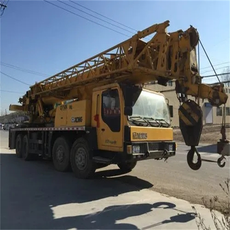 番禺吊车怎么吊装挖掘机